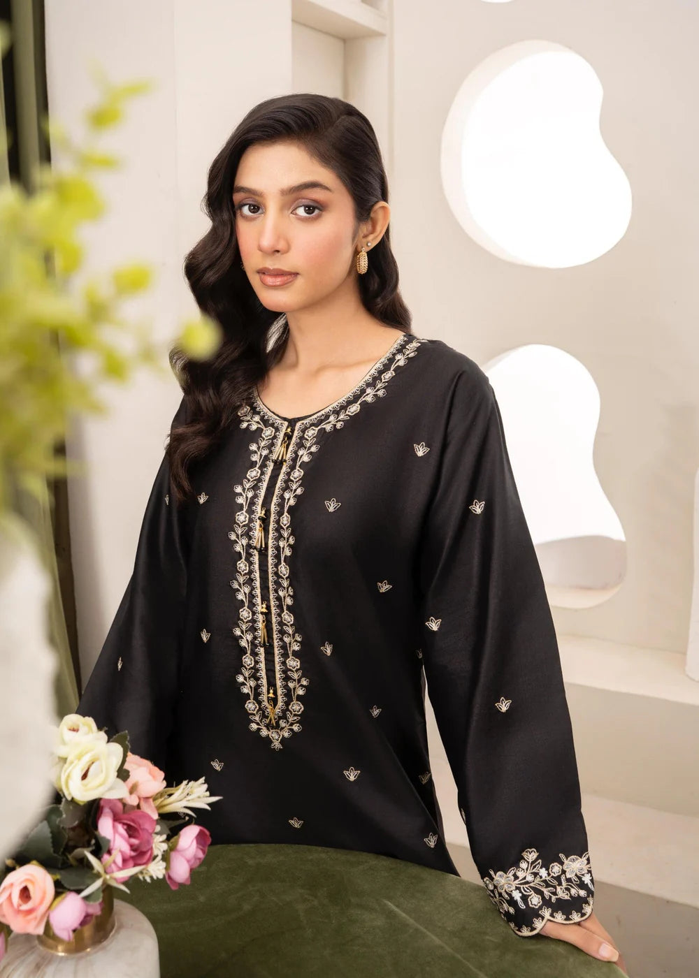 BLACK PEARL EMBROIDERED 2-PCs