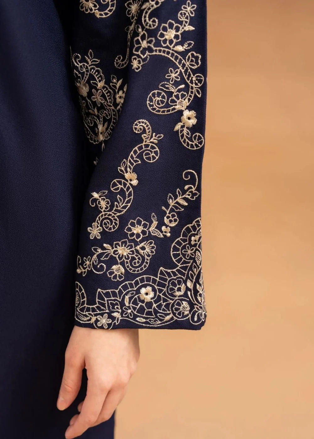 NOVA EMBROIDERY 2-PCs