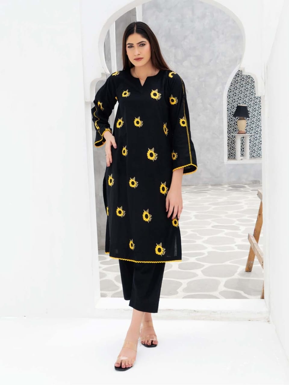 Black Sun Flower 🌻 Embroidered 2pc